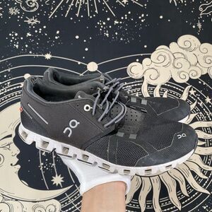 On Cloud Athletic Running Shoes Womens 8.5 Gym Casual Activewear